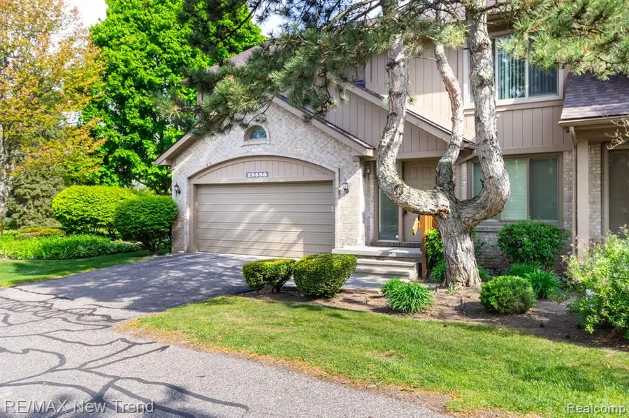 29583 Sierra Pointe, Farmington Hills, MI 48331 - #2