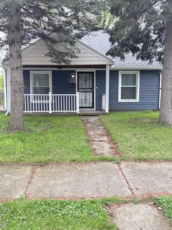 18920 Kingsville, Harper Woods, MI 48225