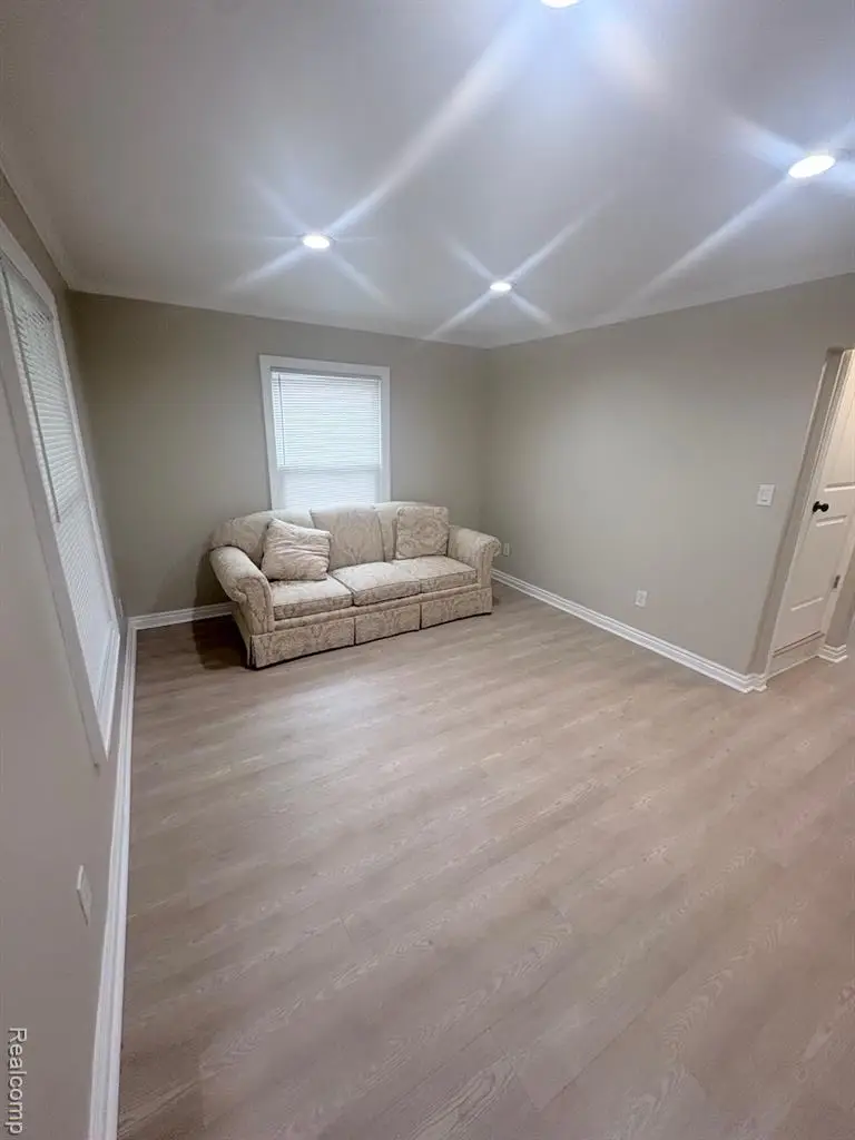 18920 Kingsville, Harper Woods, MI 48225 - #2