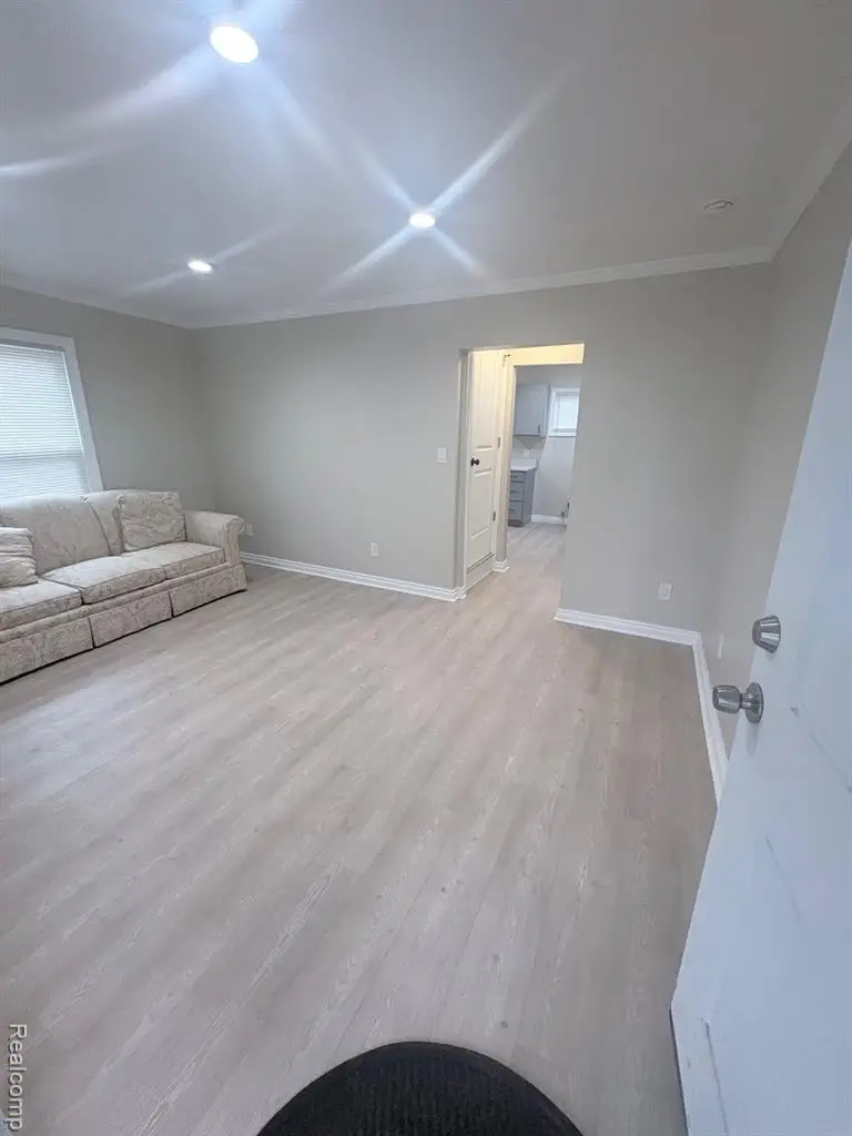 18920 Kingsville, Harper Woods, MI 48225 - #3