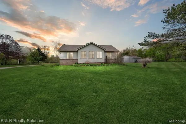 2927 N Blacks Corners, Imlay City, MI 48444