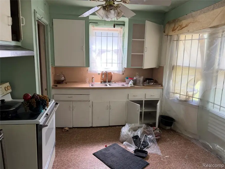 18434 Vaughan, Detroit, MI 48219 - #3