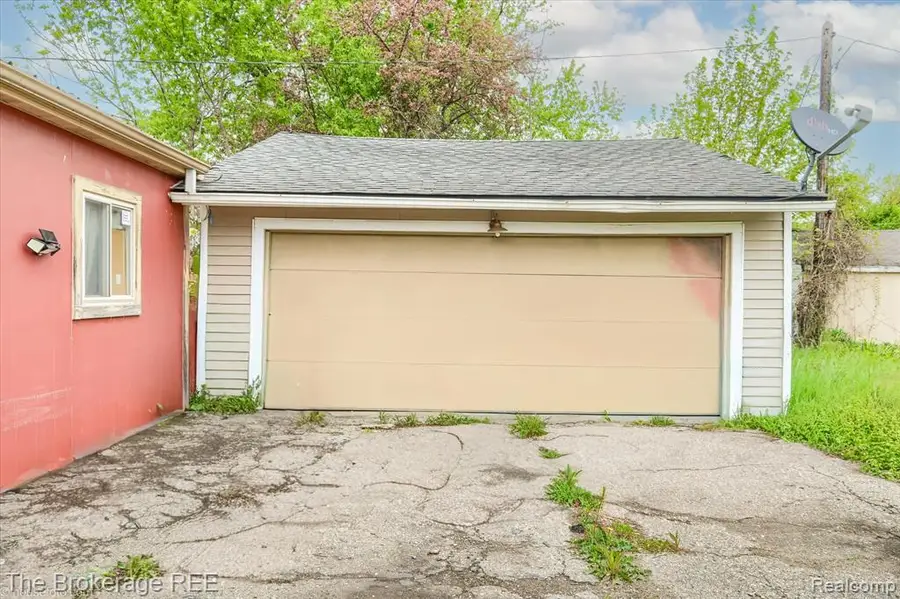 1410 W Atherton, Flint, MI 48507 - #3