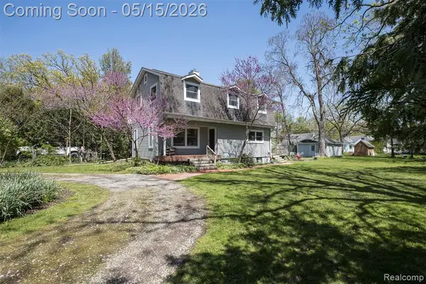 25425 6th, Grosse Ile, MI 48138