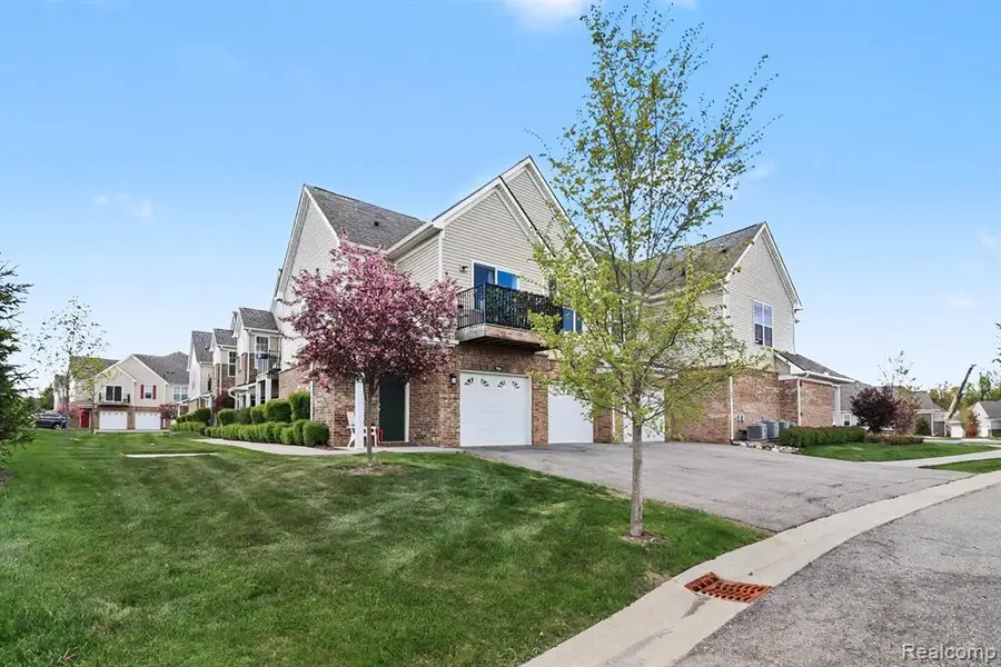 9864 Ridge Run, Howell, MI 48855 - #2