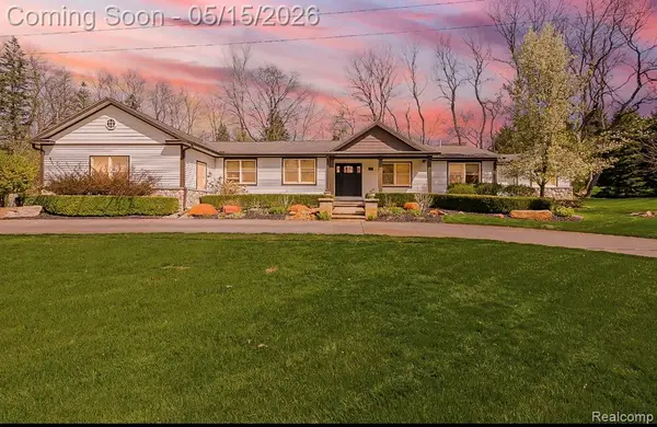 3720 E Clarkston, Oakland, MI 48363