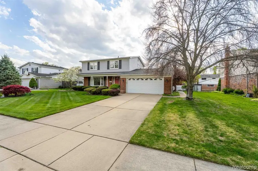 16299 Edgewood, Livonia, MI 48154 - #2