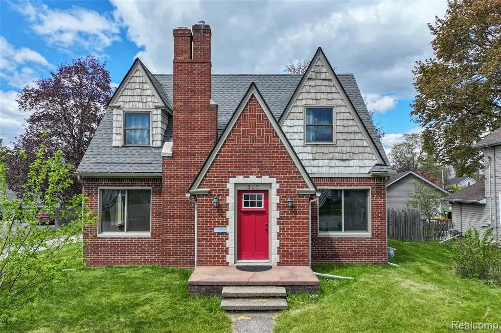 317 E Grand River, Fowlerville, MI 48836 - #1