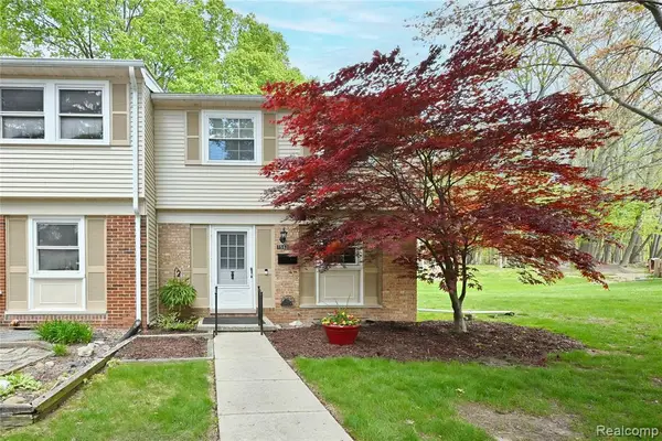 1562 Brentwood, Troy, MI 48098