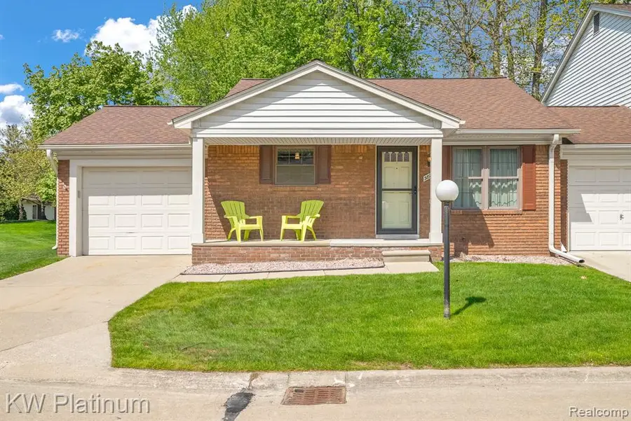 38215 Maple Forest, Harrison Township, MI 48045 - #2