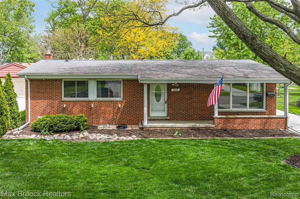 260 Lyons, Troy, MI 48083 - #1