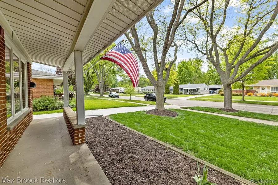 260 Lyons, Troy, MI 48083 - #3