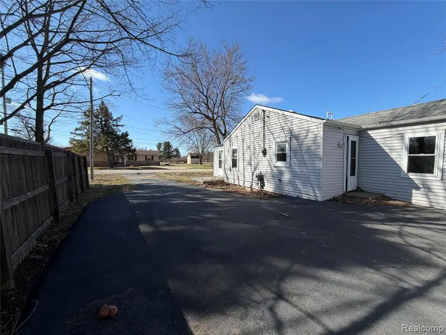 1038 W Pine, Mount Morris, MI 48458 - #3