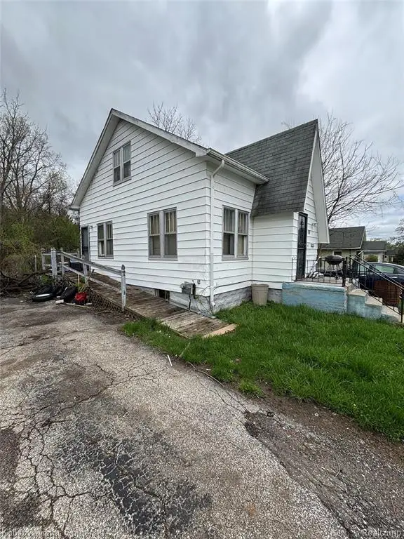 766 E Austin, Flint, MI 48505 - #2