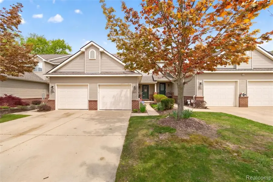 24 Millstone, Waterford, MI 48328 - #3