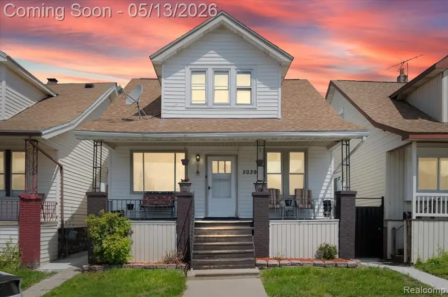 5039 Fredro, Hamtramck, MI 48212 - #2