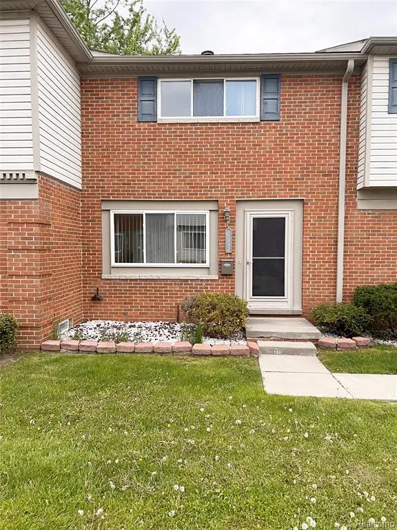 25647 Salem #102, Roseville, MI 48066 - #1