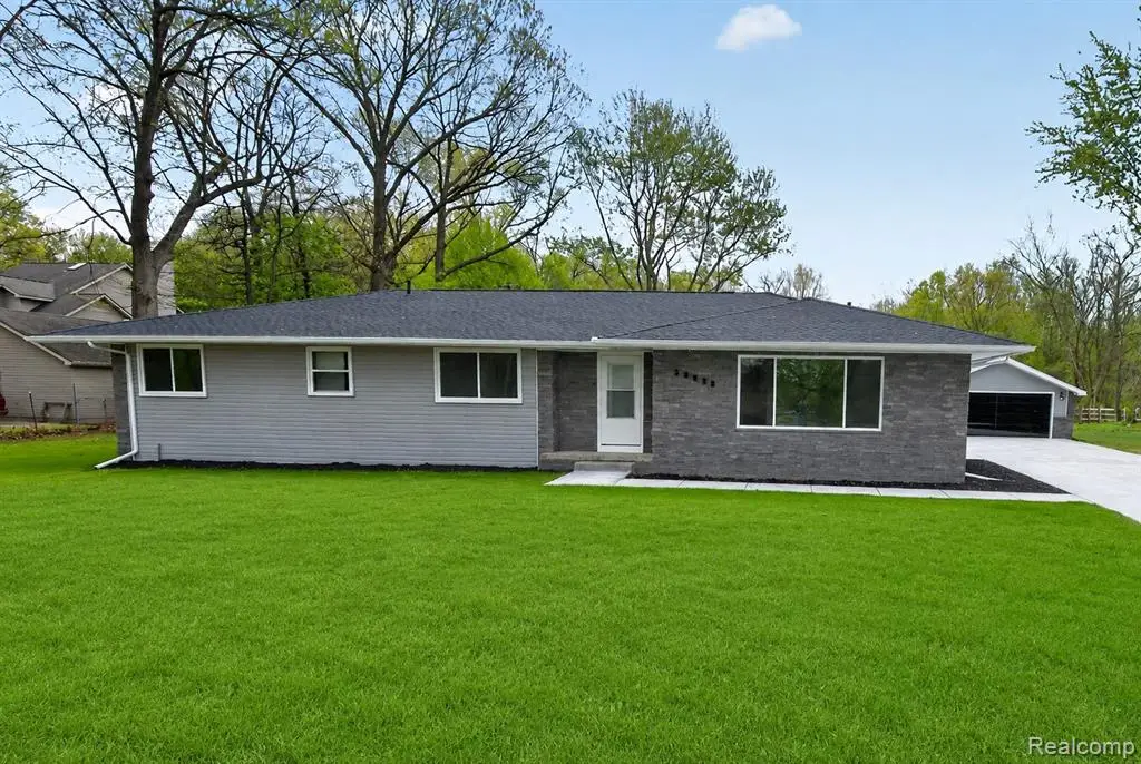 29055 Bredow, Romulus, MI 48174 - #1
