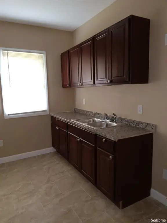 8879 N Clarendon, Detroit, MI 48204 - #3