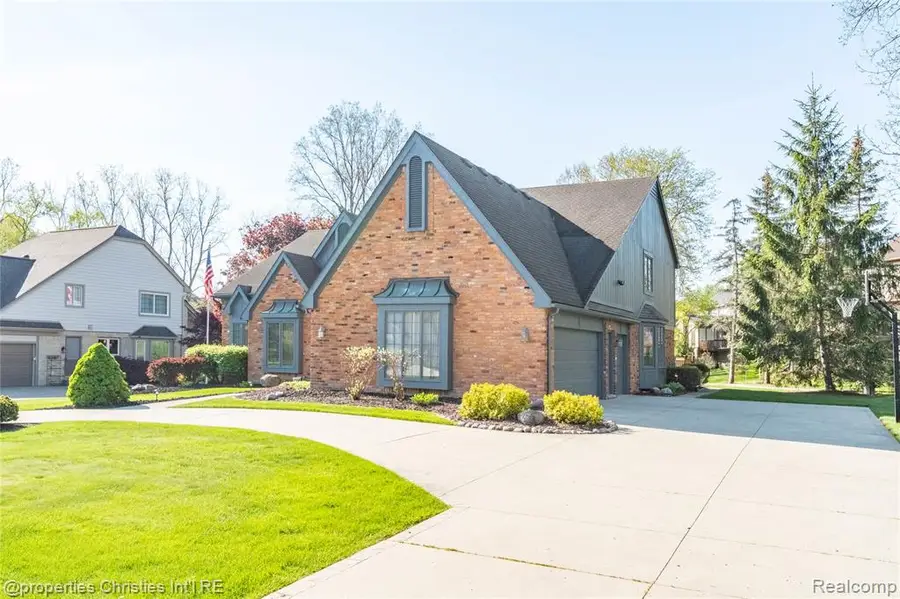 38621 Rutgers, Northville, MI 48167 - #3