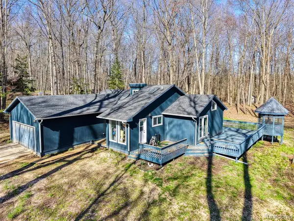 9820 Oakhurst, Holly, MI 48442
