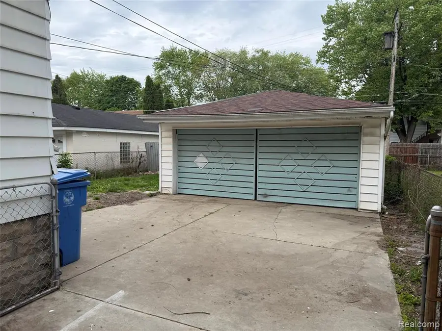 4204 Hipp, Dearborn Heights, MI 48125 - #2