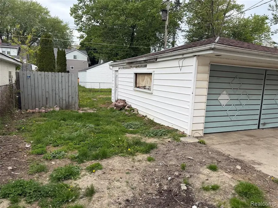 4204 Hipp, Dearborn Heights, MI 48125 - #3