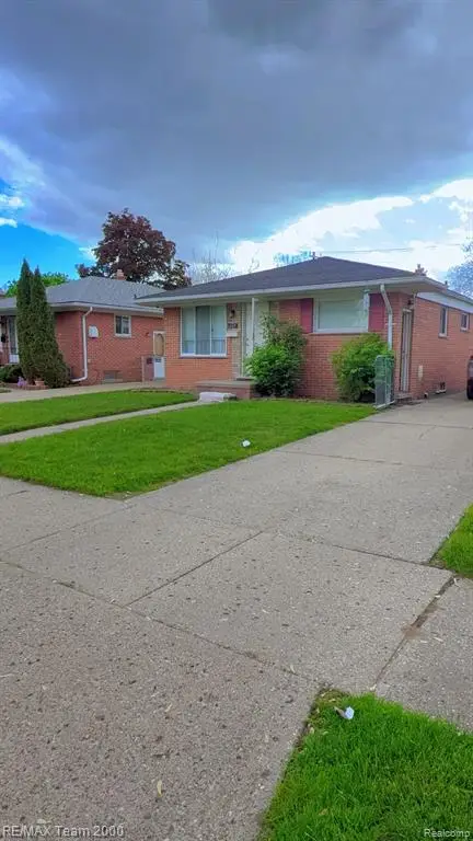 6571 N Vernon, Dearborn Heights, MI 48127
