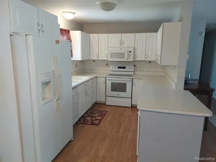 9680 Bloomhill, Holly, MI 48442 - #3