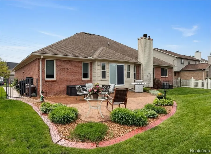 23601 Oakleigh, Woodhaven, MI 48183 - #3