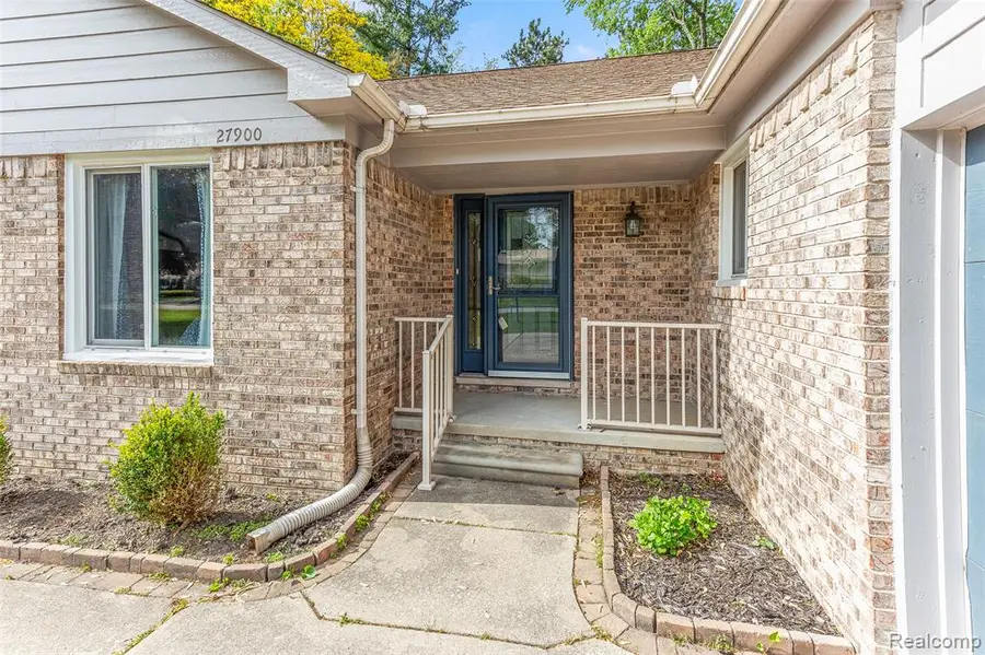 27900 Whitcomb, Livonia, MI 48154 - #2