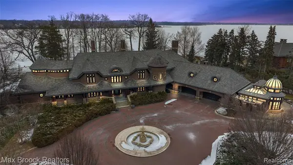 4740 Dow Ridge, Orchard Lake, MI 48324