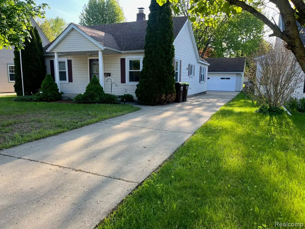 125 S Biggs, Belleville, MI 48111 - #1