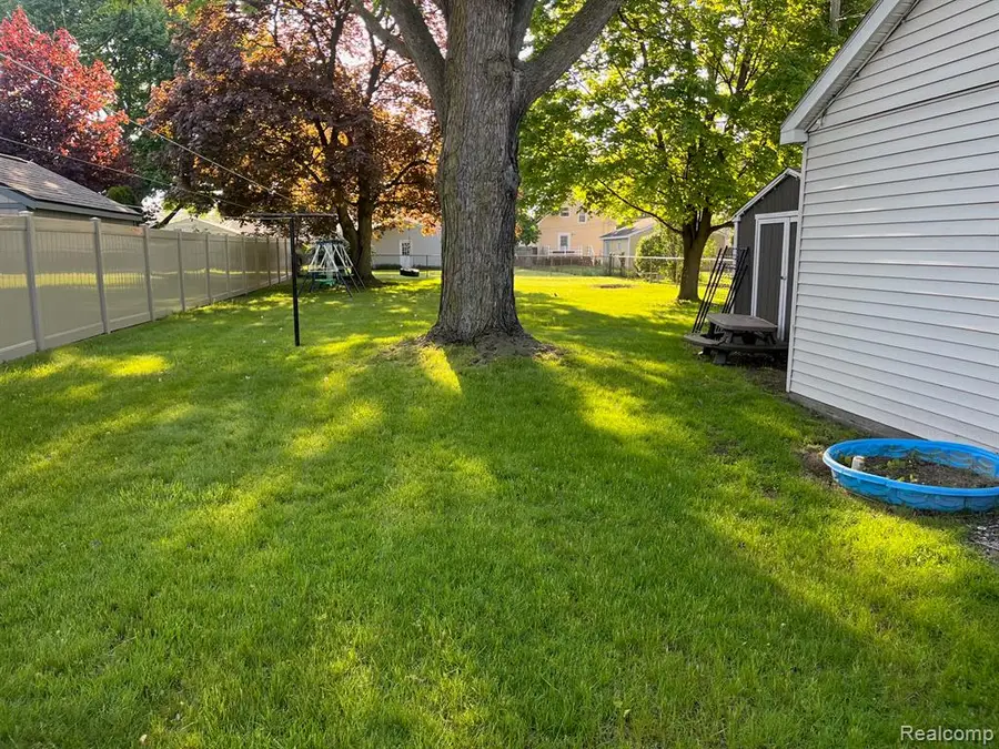 125 S Biggs, Belleville, MI 48111 - #3