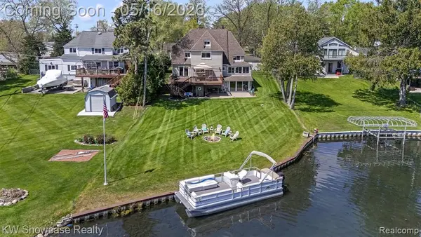 4693 Forest, Waterford, MI 48328