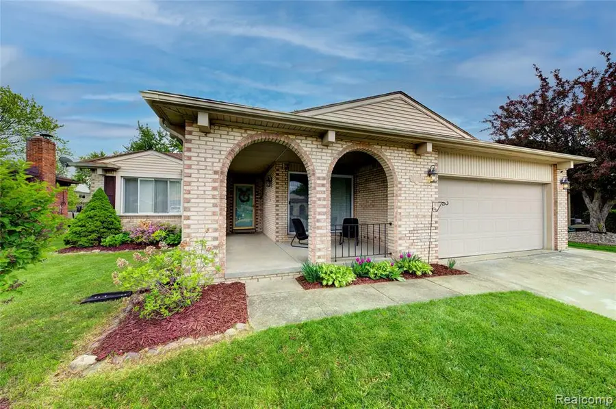 43715 Simsbury, Canton, MI 48187 - #2