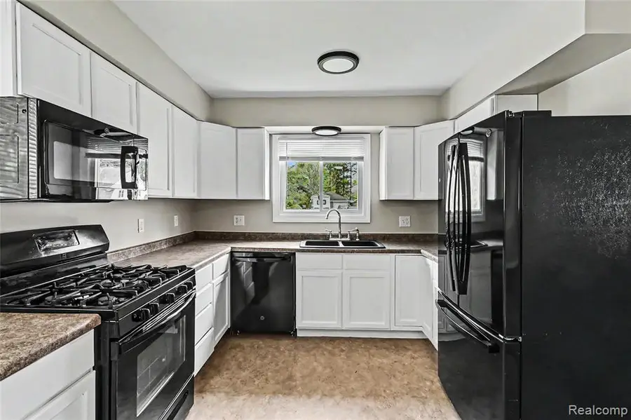 502 Carrier, Lansing, MI 48906 - #2