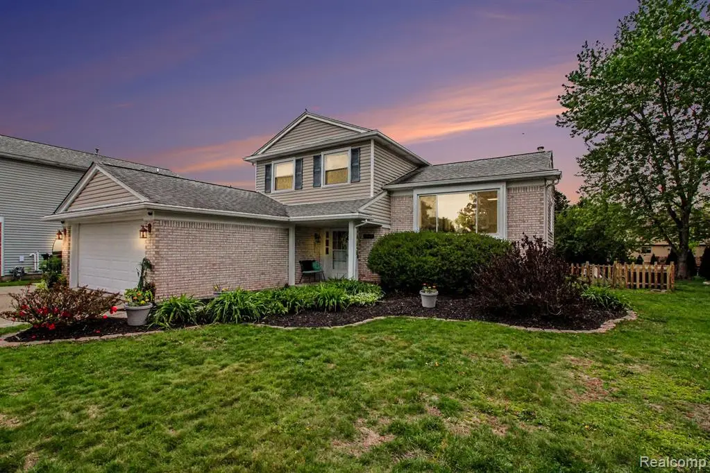 1649 Windingway, Wixom, MI 48393 - #1