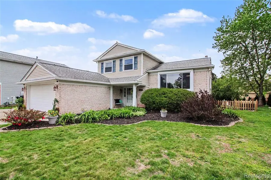 1649 Windingway, Wixom, MI 48393 - #2