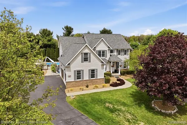 8705 Clarion, Brighton, MI 48116