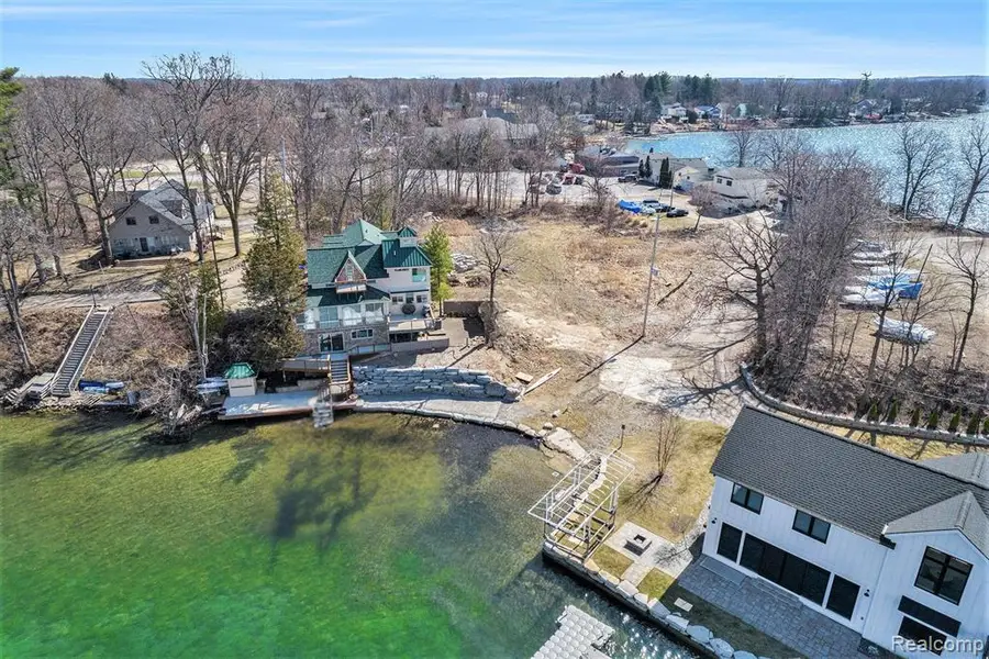 2294 Sonora, Fenton, MI 48430 - #3