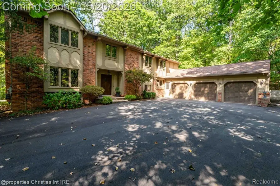 1100 Bretton, Bloomfield Hills, MI 48304 - #2