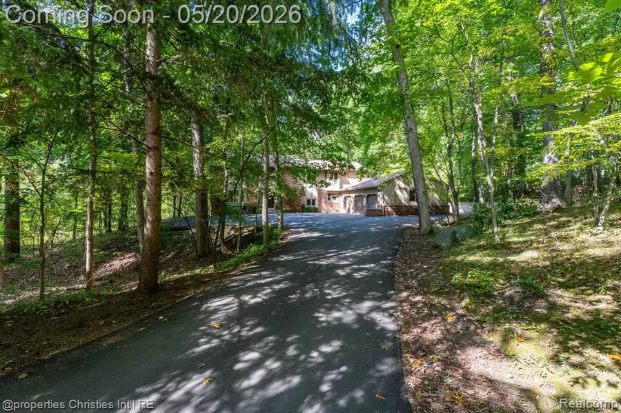 1100 Bretton, Bloomfield Hills, MI 48304 - #3