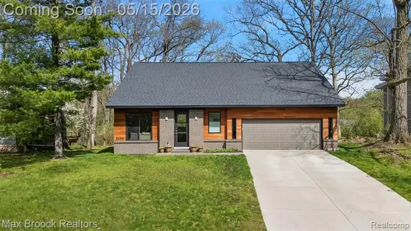 2404 Uplong, West Bloomfield, MI 48324
