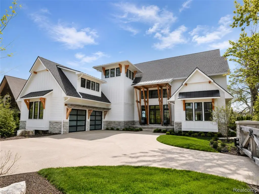 12530 Woodhull, Fenton, MI 48430 - #1