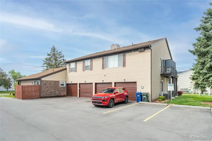 42564 Saratoga #31, Canton, MI 48187 - #2