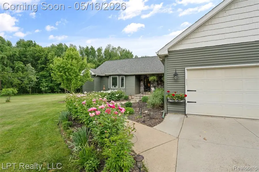 2588 E Jones, Howell, MI 48855 - #3