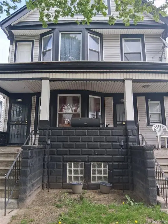 2460 Canton, Detroit, MI 48207