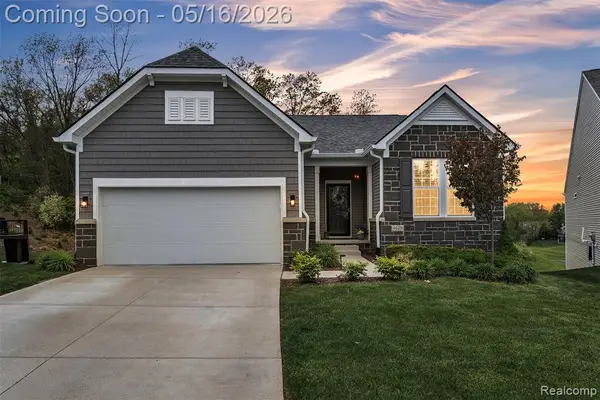 4628 Crestway, Brighton, MI 48116