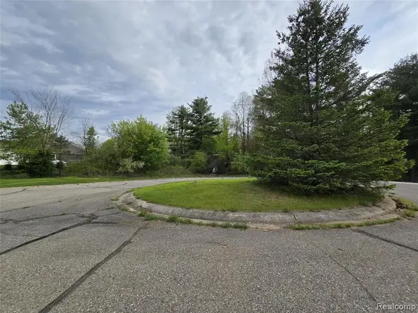 3831 Michael, White Lake, MI 48383